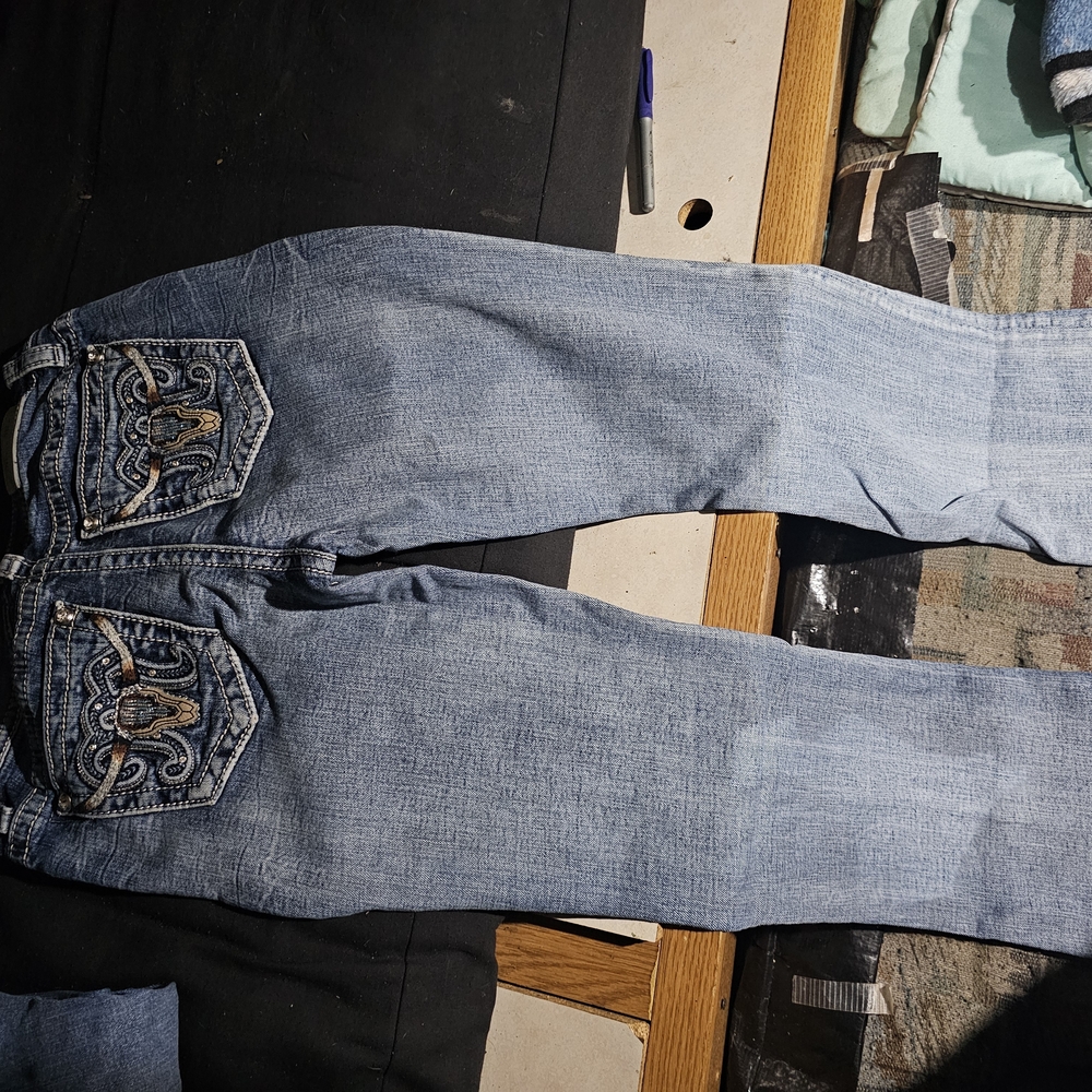 Stylish Blue Jeans with Embroidered Pockets